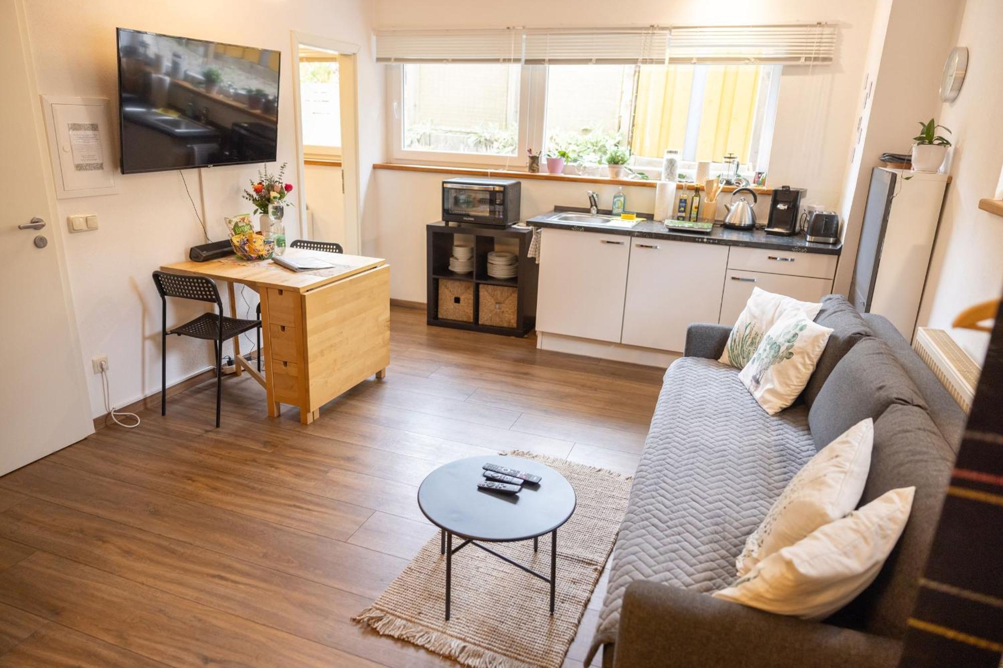Ideal Fuer Kurze Aufenthalte - Gemuetliches 1-Zimmer-Apartment Adelsdorf Kültér fotó